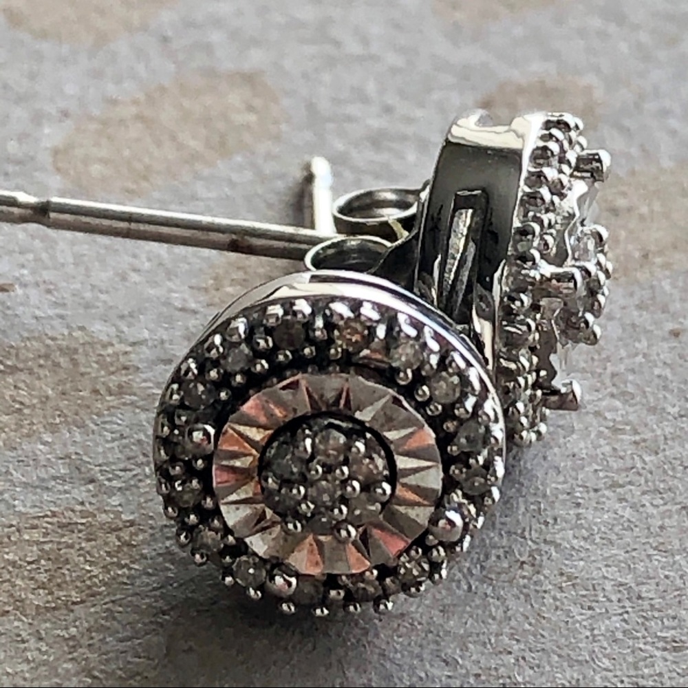 Silpada sterling silver earrings studs